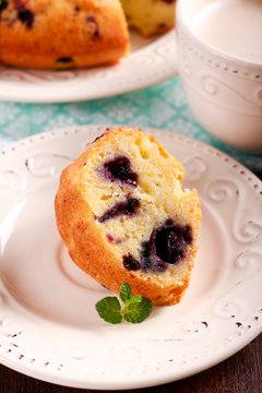 Blueberry and lemon ring cake,