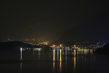 Fototapeta na wymiar Blick von Gravedona über den Comer See in Richtung Colico