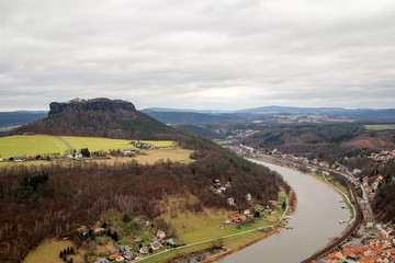 Fototapeta na wymiar Blick von der Festung Königstein auf die Elbe