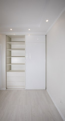 Fototapeta premium empty white room interior, white ceiling, walls and floor