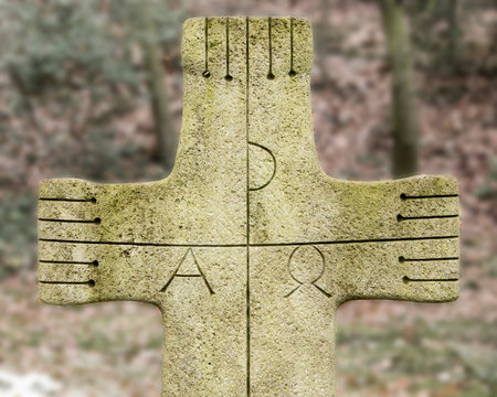 Grabstein mit Alpha und Omega, Christusmonogramm