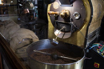 Coffee bean roasting machine