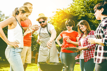 Grillparty in eigenem Garten