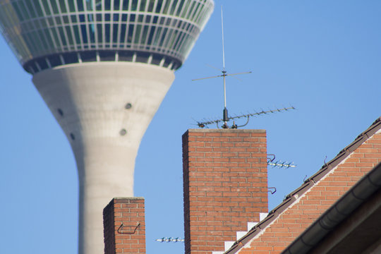 Nahperspektive D&uuml;sseldorfer Fernsehturm