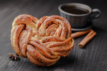 Estonian bun with cinnamon,cinnamon bun,vanilla roll,Morning coffee,roll with coffee,homemade buns,grandmother's rolls,recipes of rolls,appetizing buns