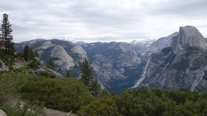 Fototapeta na wymiar Tenaya Canyon in Yosemite National Park (CA, USA)