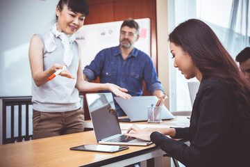 Obraz premium Business team in a meeting For Successful Planners.Business success teamwork concept