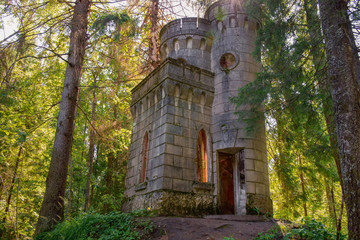 Obraz premium The time-destroyed romantic chapel-tomb (1914). Manor Zavetnoye. Novgorod Region, Russia