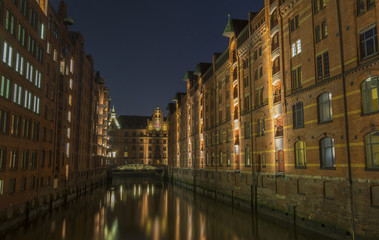 Obraz premium Night light in Hamburg Speicherstadt