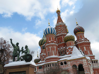 Fototapeta na wymiar St. Basil's Cathedral on Red Square in Moscow. Russian landmarks