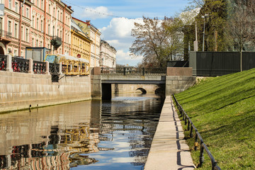 Bridge Krushteyna through the Admiralty canal.