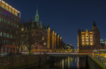 Fototapeta na wymiar Night light in Hamburg Speicherstadt