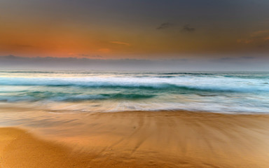 Fototapeta na wymiar Hazy Sunrise Seascape