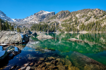 Obraz premium Lake Haiyaha, Rocky Mountains, Colorado, USA.