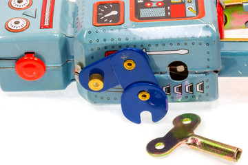 robot mécanique vintage et clé du remontoir