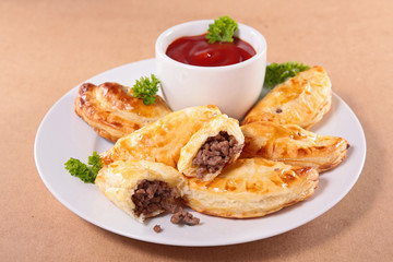 empanada filling with beef and tomato sauce