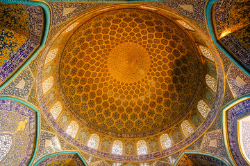 Fototapeta na wymiar View on dome of Lotfollah mosque in Esfahan - Iran