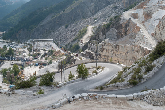 Carraran marble quarry
