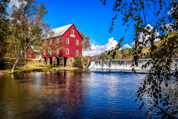 Fototapeta na wymiar Starr's Mill (Fayetteville, Georgia)