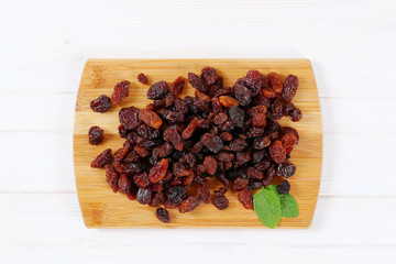 pile of sweet raisins