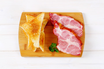 smoked pork with toast