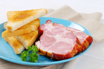 smoked pork with toast