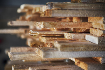 Travi in ​​legno per costruzioni prefabbricate a bassa profondità di campo