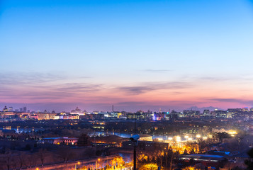 Fototapeta na wymiar city skyline during sunset