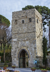 Fototapeta na wymiar Entrance to Villa Rufolo in Ravello village, Amalfi Coast