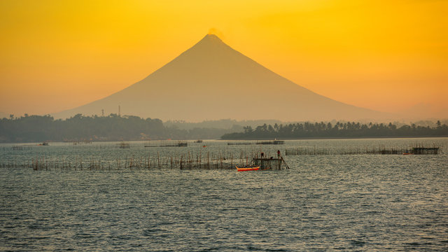 Mayon volcano, Donsol, Philippines