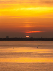 Obraz na płótnie Canvas sun above the horizon