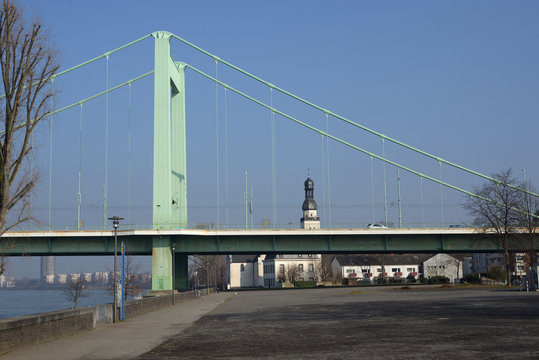 Mülheimer Brücke und Sankt Clemens