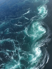 Norwegia Północna, okolice Bodo - Saltstraumen, jeden z najsilniejszych na świecie maelstromów (prądów pływowych)