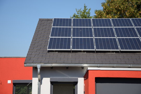 Haus mit Solarzellen