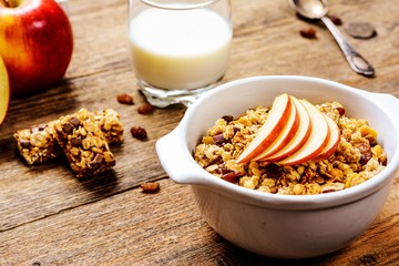 Muesli with apple
