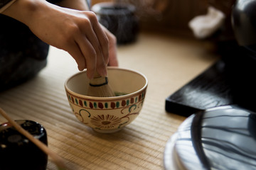 着物の女性　茶道