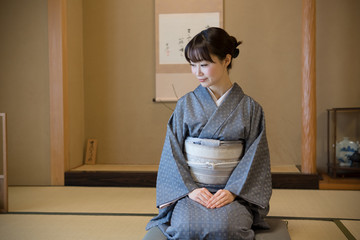 着物の女性　茶道