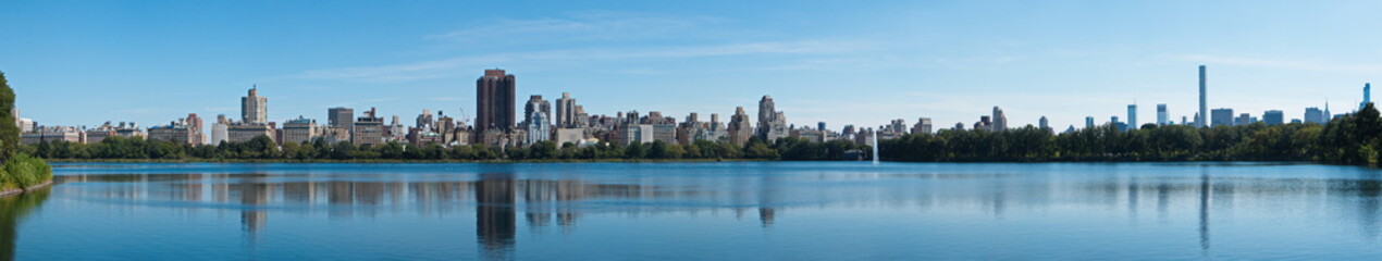 Fototapeta na wymiar Jacqueline Kennedy Onassis Reservoire in Central Park in New York 