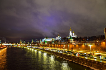 Fototapeta na wymiar Night view of the Kremlin embankment from the bridge