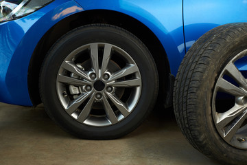 Obraz na płótnie Canvas Car wheel repair service