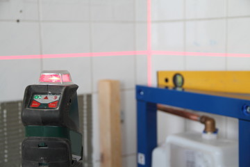 Kreuzlinienlaser