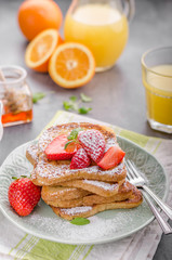 French toast with strawberries