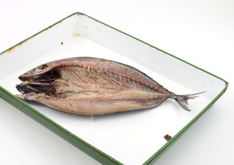 古いホーロートレーのサバの開き