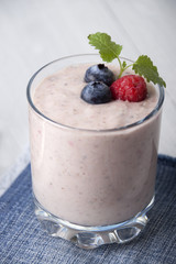 Smoothies with blueberries and raspberries