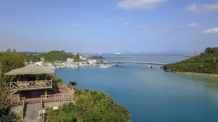 屋慶名海峡展望台と藪地大橋