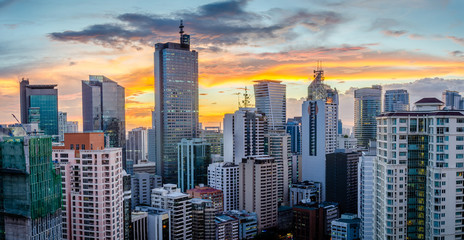 Naklejka premium Sunset over Makati Skyline