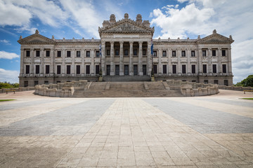 Fototapeta na wymiar Palacio Legislativo in Montevideo, Uruguay.