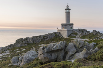 Fototapeta na wymiar Faro de Punta Nariga (Malpica, La Coruña - España).
