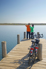 Pause am See - Fahrrad fahren