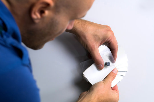 Car painter assigns the color of the paint to the stampler.
